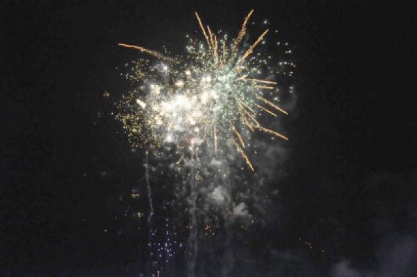 Constanța: Revelion în Parcul Operei cu artificii și șampanie din partea organizatorilor